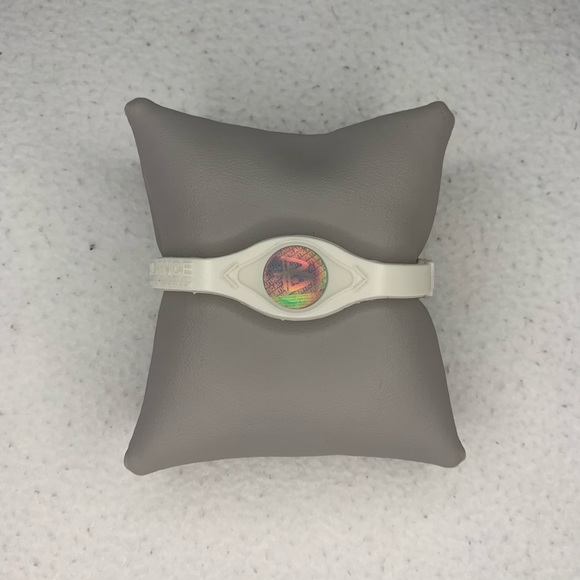 PowerBalance White Bracelet Band - Picture 2 of 5